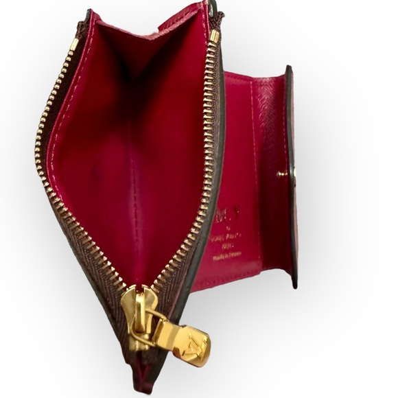 LOUIS VUITTON Portefeuille Zoe Trifold Wallet, Monogram, Fuchsia - Picture 12 of 16